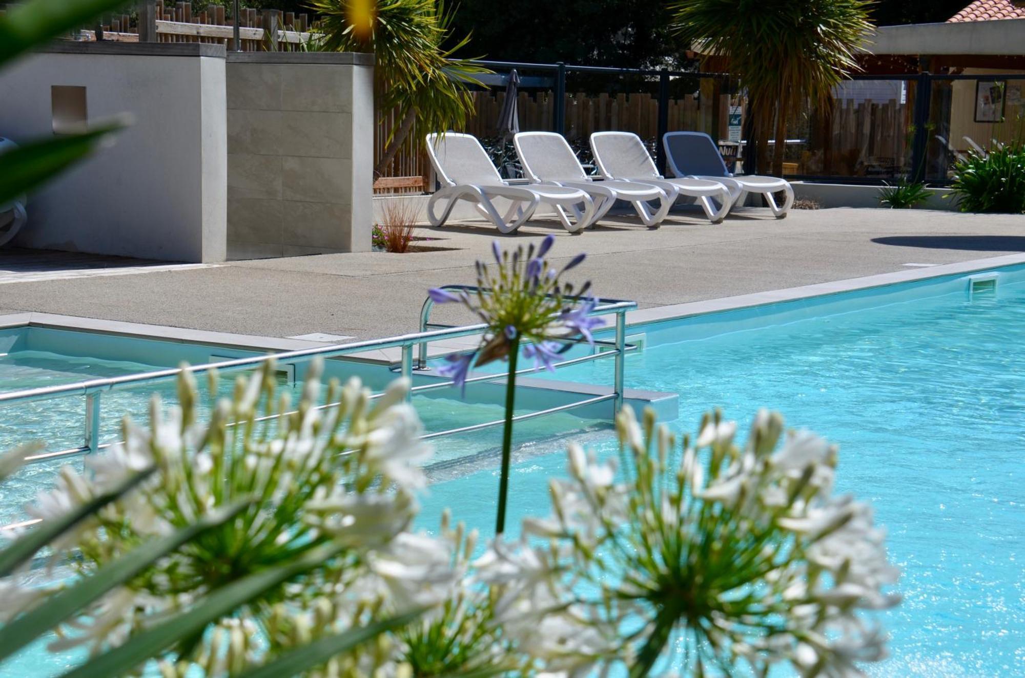 Camping Le Clos Des Pins Longeville-sur-Mer Kültér fotó