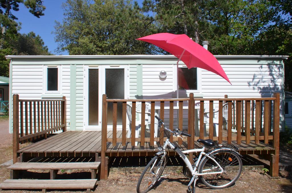 Camping Le Clos Des Pins Longeville-sur-Mer Kültér fotó